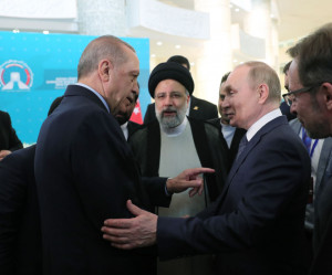 Реджеп Тайїп Ердоган (ліворуч) та Володимир Путін Реджеп Тайїп Ердоган (ліворуч) та Володимир Путін