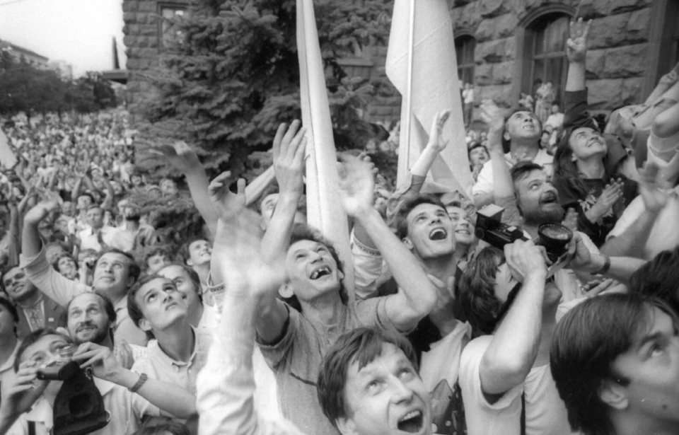 24 июля 1990 года. На Крещатике. Перед Киевсоветом