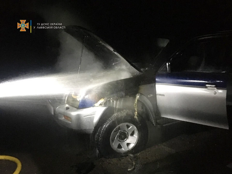 Рятувальники ліквідували пожежу в авто