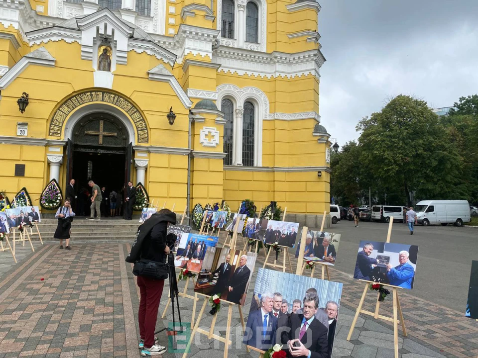 У Києві прощаються із подружжям Вадатурських