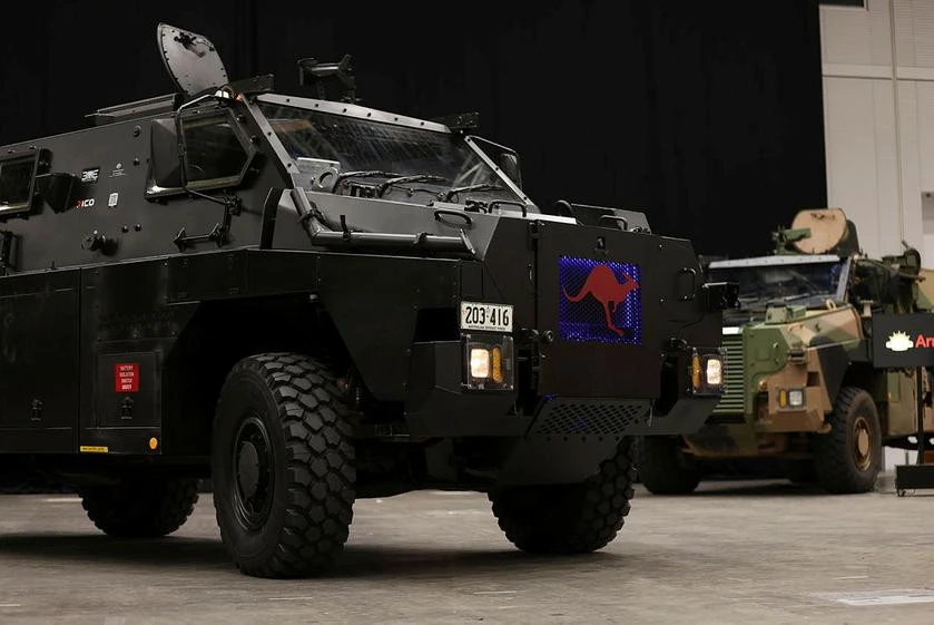 Електробронетранспортер Bushmaster