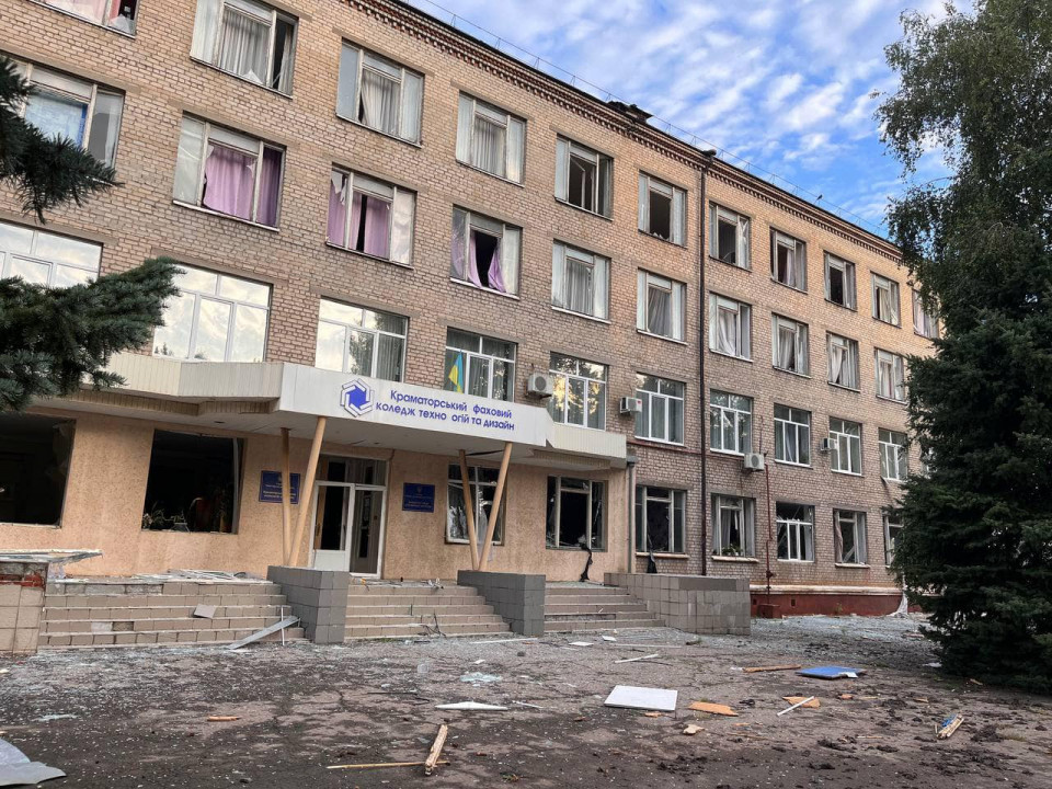 Внаслідок обстрілу загарбників у Краматорську пошкоджені навчальні заклади