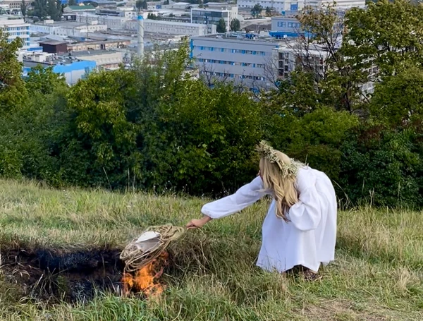 Оля Полякова