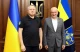 на фото: Андірй Костін з послом ЄС