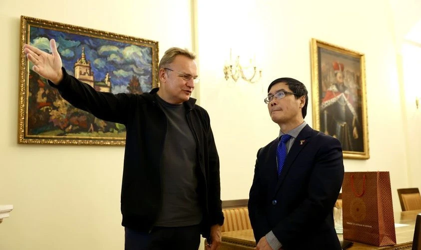 Садовий і Нгуєн Хонг Тхач