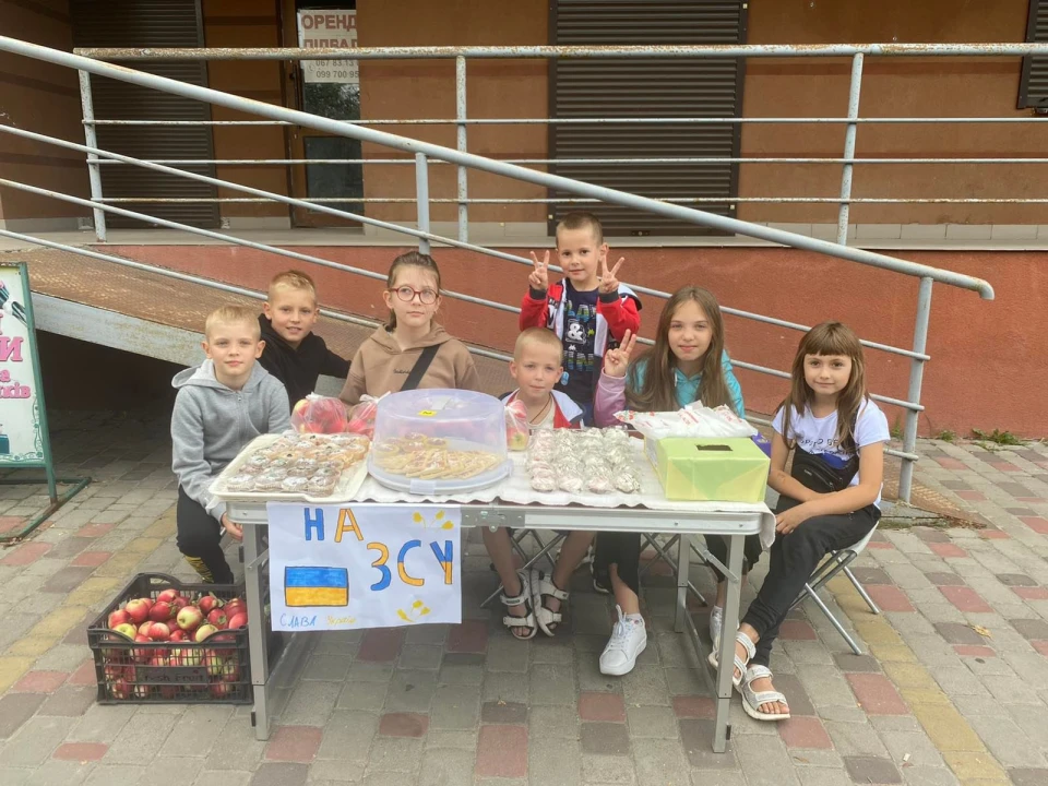 Маленькі волонтери