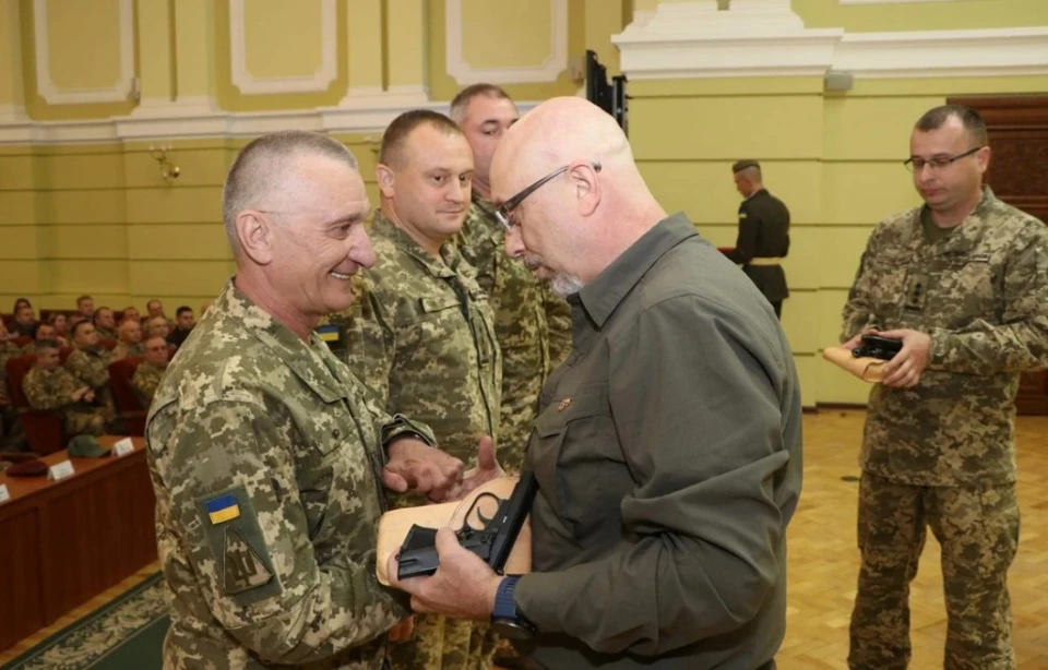 Олексій Резніков на зустрічі з військовими