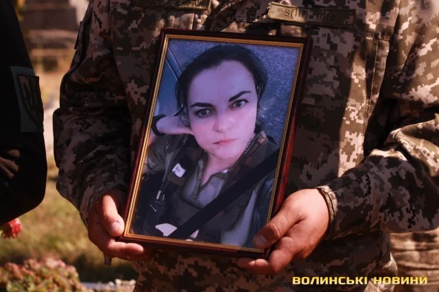 попрощались із бойовим медиком Оленою Созонюк