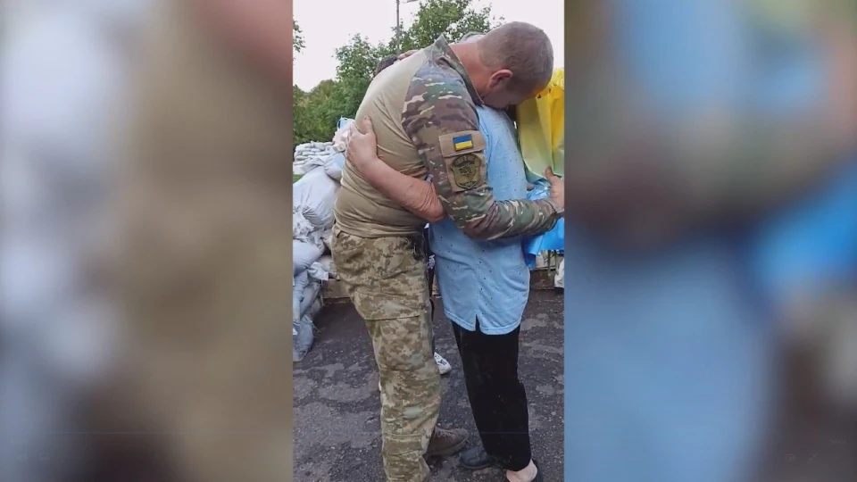 Прикордонник Микола повернувся з передової та зустрівся з родиною