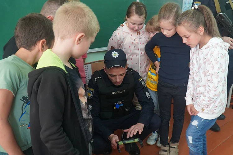 тривожні кнопки у школах