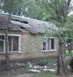 на фото: зруйнований дім