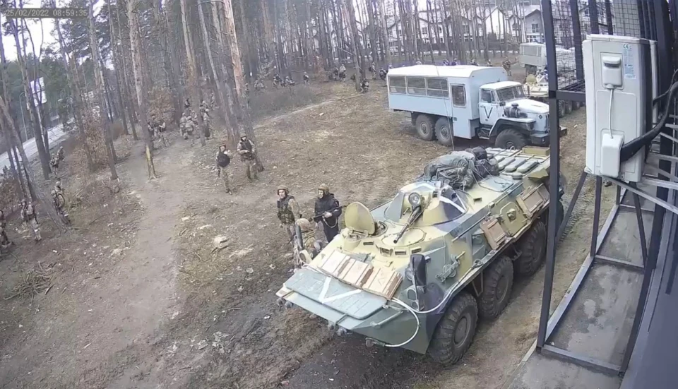 на фото: окупанти