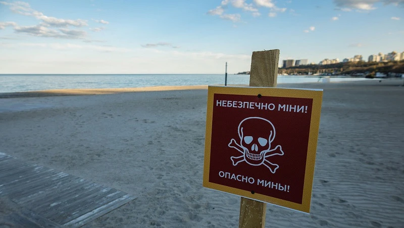 Через шторм росте загроза мінної небезпеки