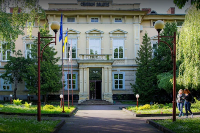 клінічна лікарня Львівської залізниці