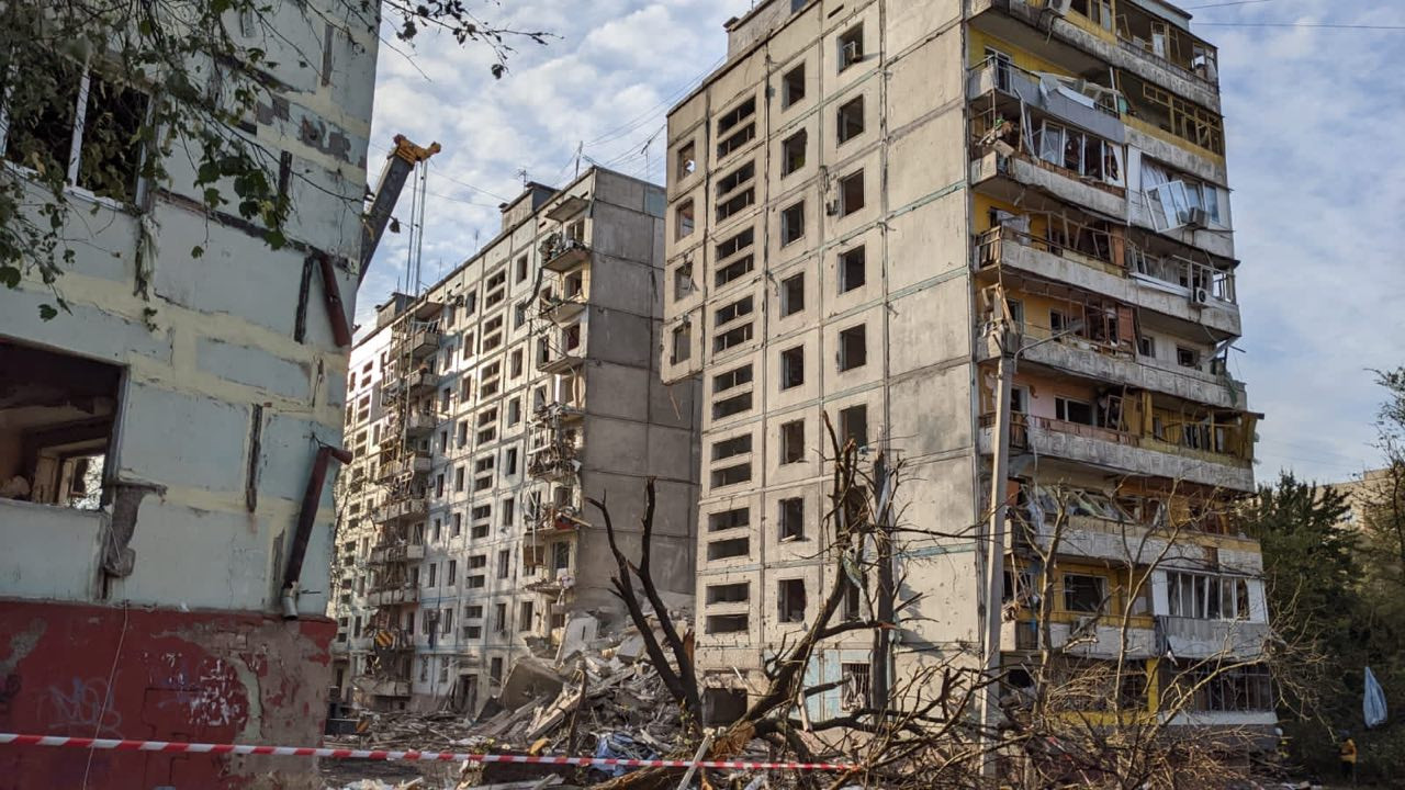 Росія обстріляла житловий сектор у Запоріжжі: щонайменше 12 загиблих