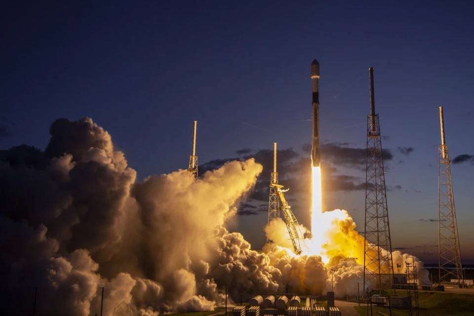 Falcon 9, SpaceX
