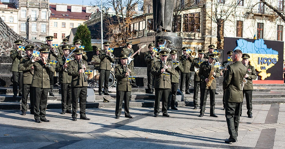Виступ оркестрів у Львові