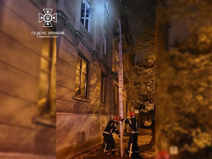 Пожежники врятували чоловіка