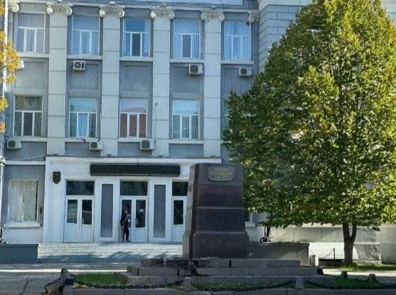 "Боротьба з наслідками русифікації": Ткаченко подякував окупантам за викрадення пам'ятників Суворову і Ушакову з Херсона