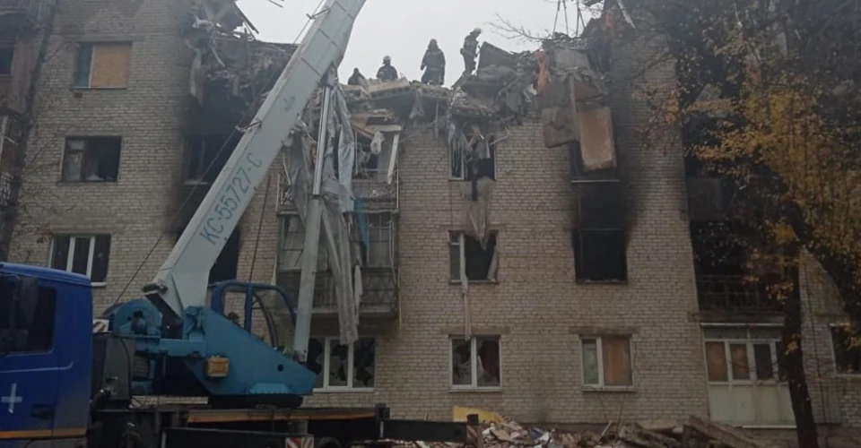зруйнований будинок у Святогірську