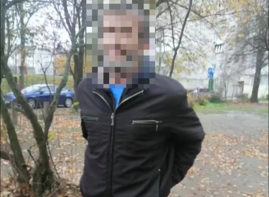 Чоловік з наркотиками у львівській школі