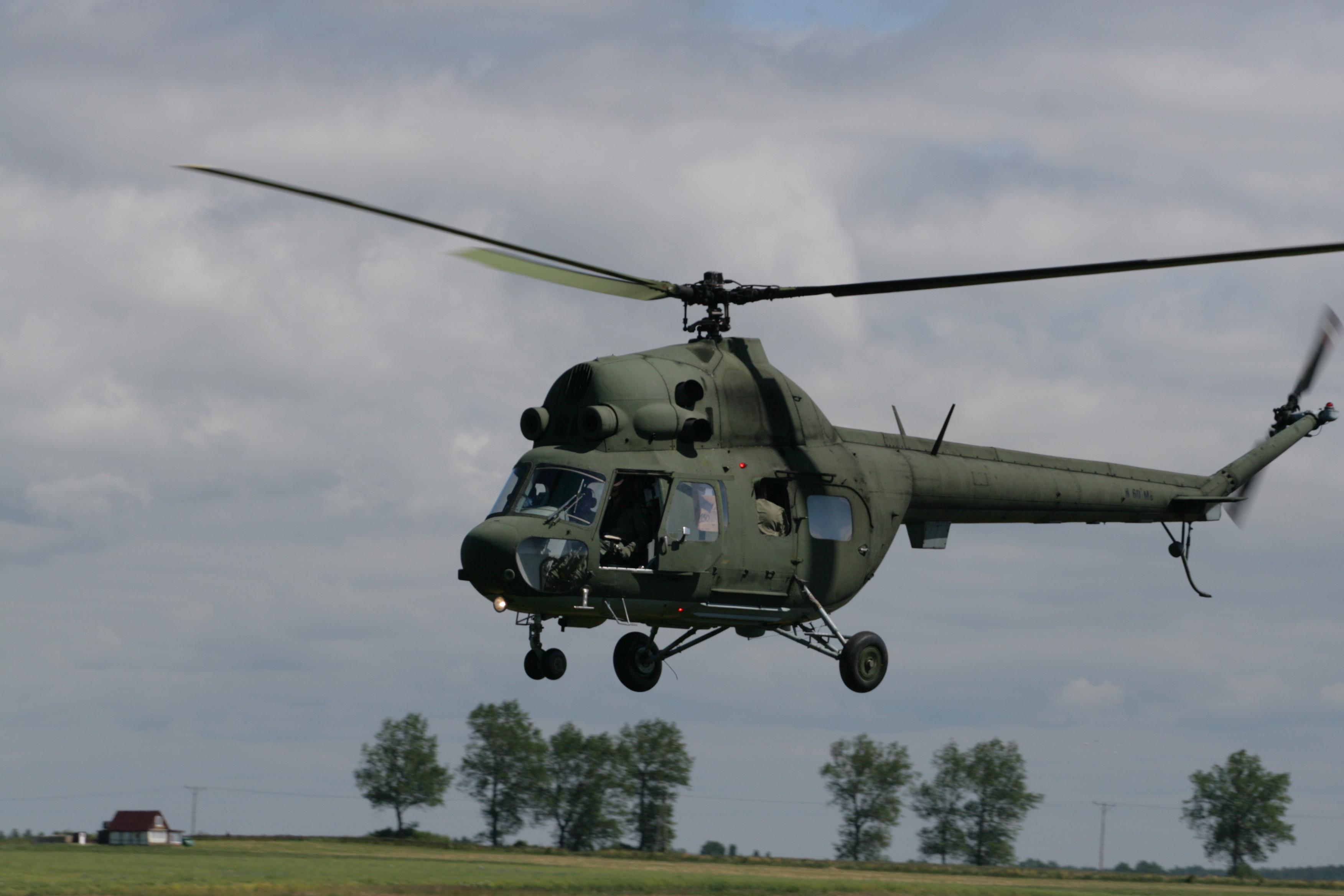 У Росії розбився санітарний вертоліт Мі-2. Одна людина загинула | Еспресо