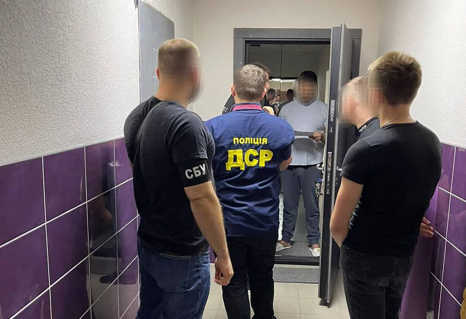 У Рівному перекрили канал незаконного переправлення іноземців в Україну
