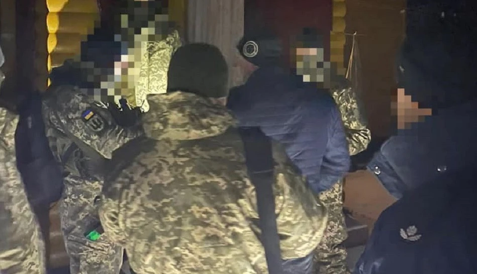 обшуки в монастирі