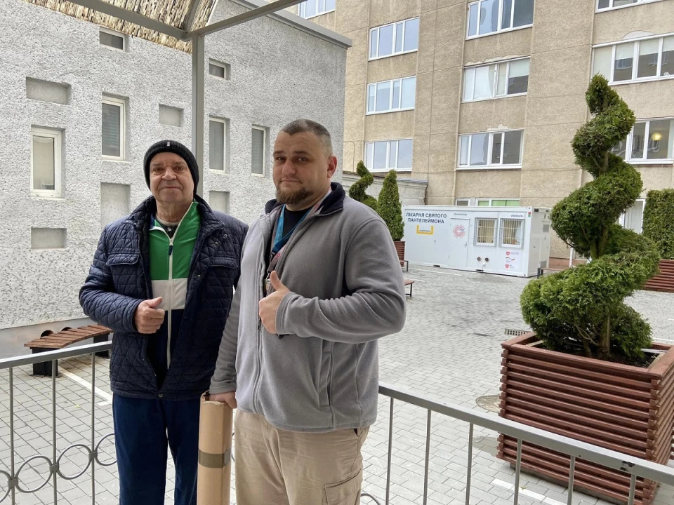 Чоловіку, який виніс 12 мін, встановили протез