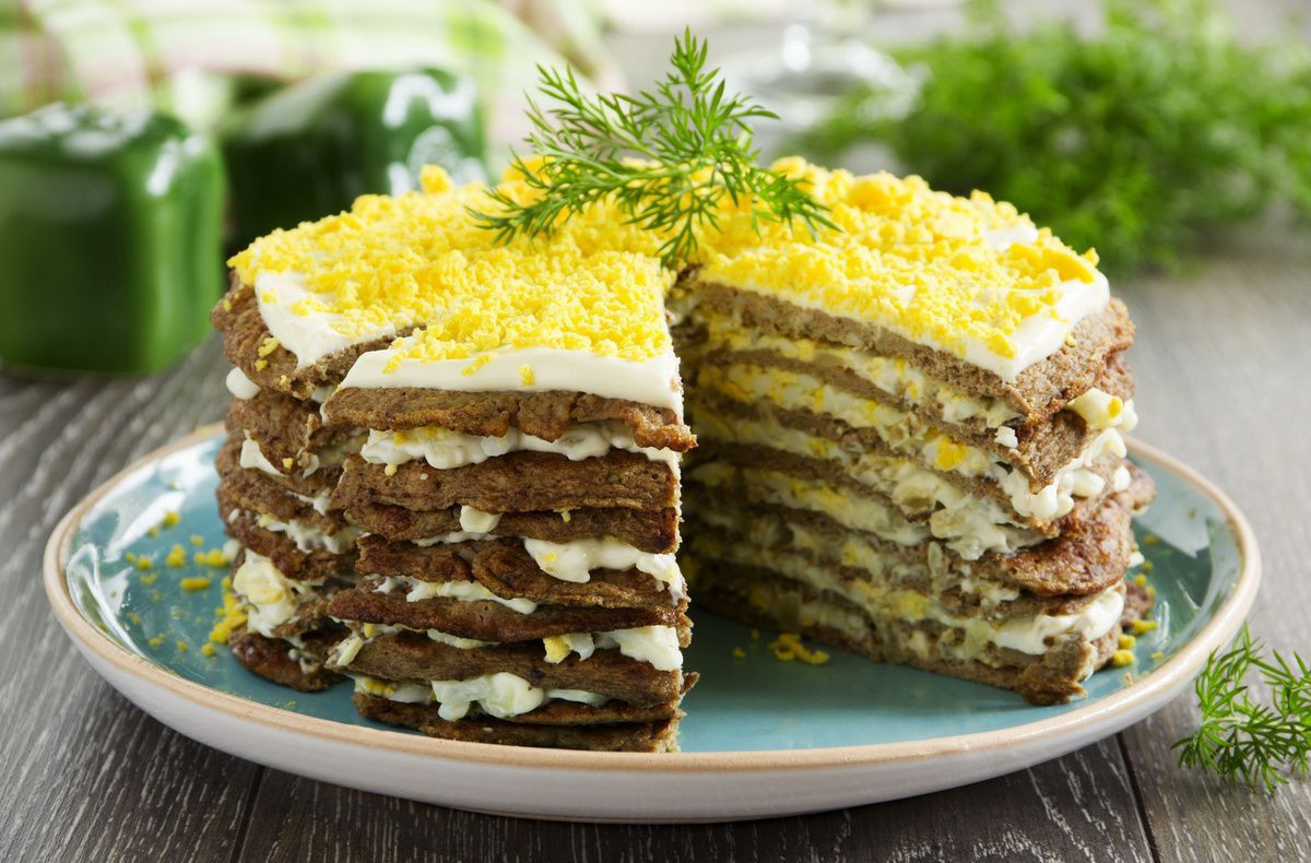 Рецепт нежнейшего блинного торта со сметанной заливкой и вишней. Читайте на kormstroytorg.ru