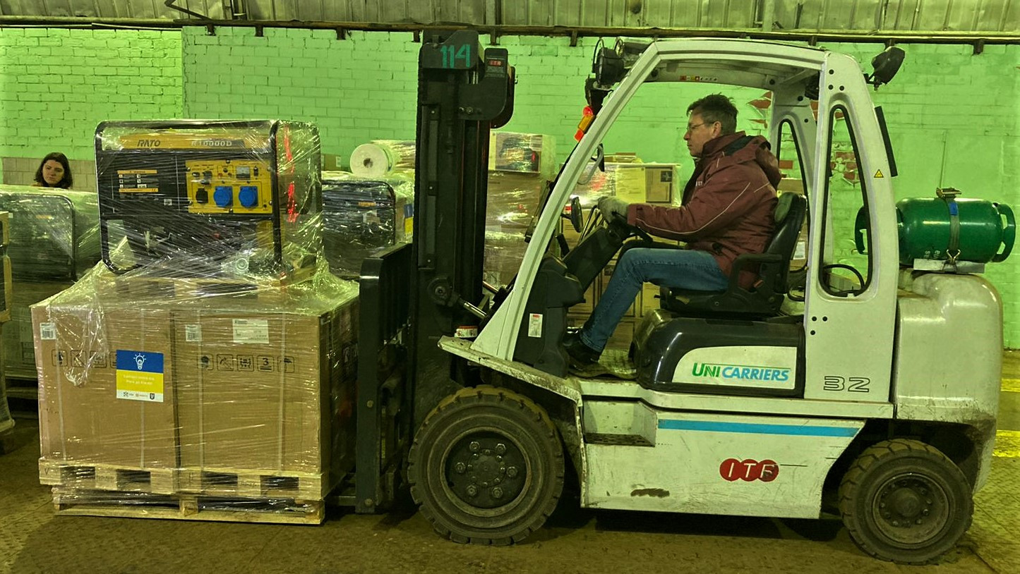 Riga sends Kyiv hundred of heat guns and almost 50 generators. Espreso