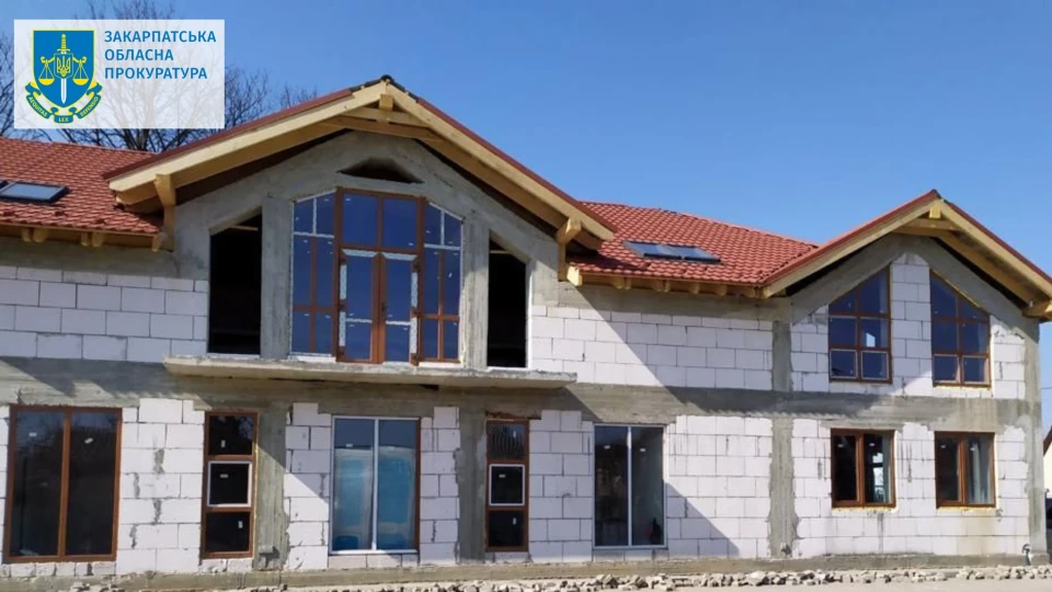 Ділки йдуть під суд саме за цей будинок