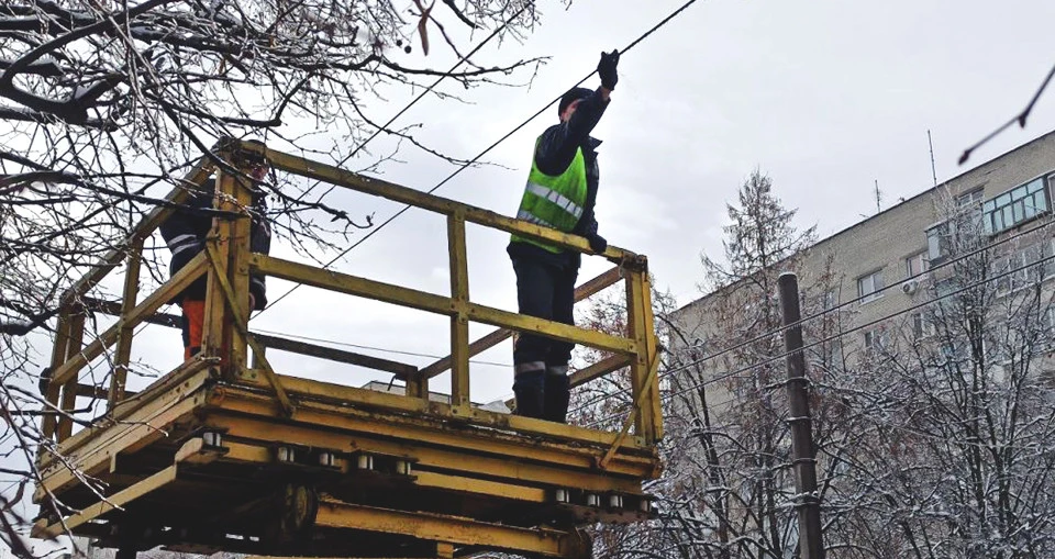 очищення тролейбуної контактної мережі