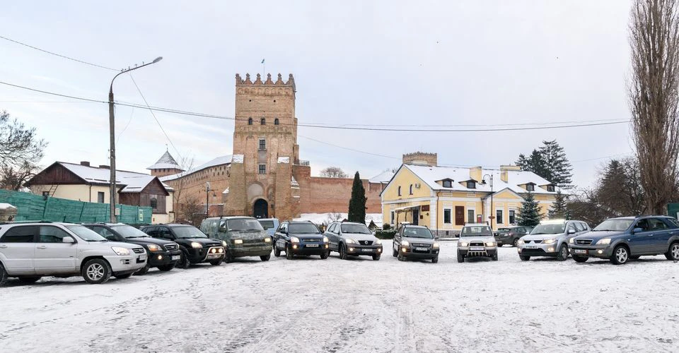 автівки для ЗСУ з Луцька