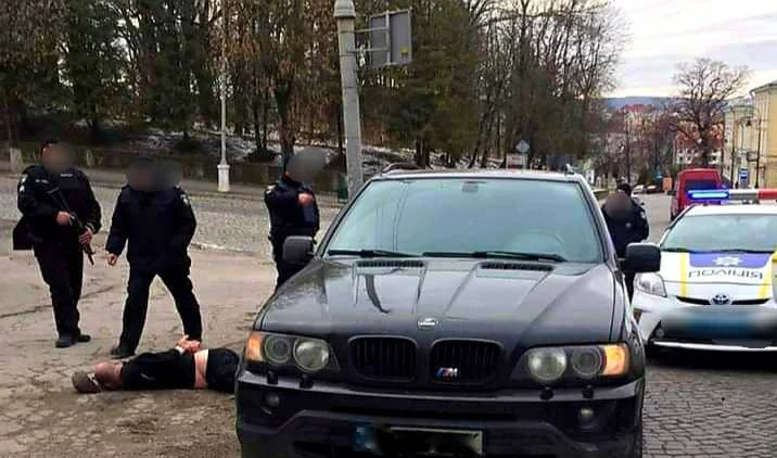 На Буковині засудили трьох жителів Київщини, які викрали людину та вимагали викуп