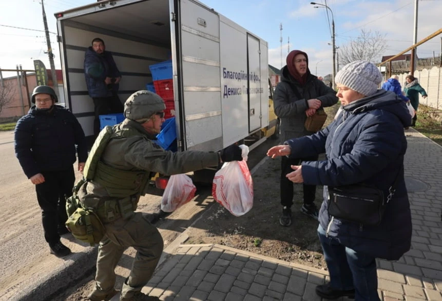 На Херсонщині росіяни обстріляли італійських журналістів у авто з позначкою преси, є поранений