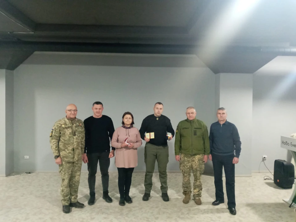 Двоє прикарпатських волонтерів отримали медалі Міноборони