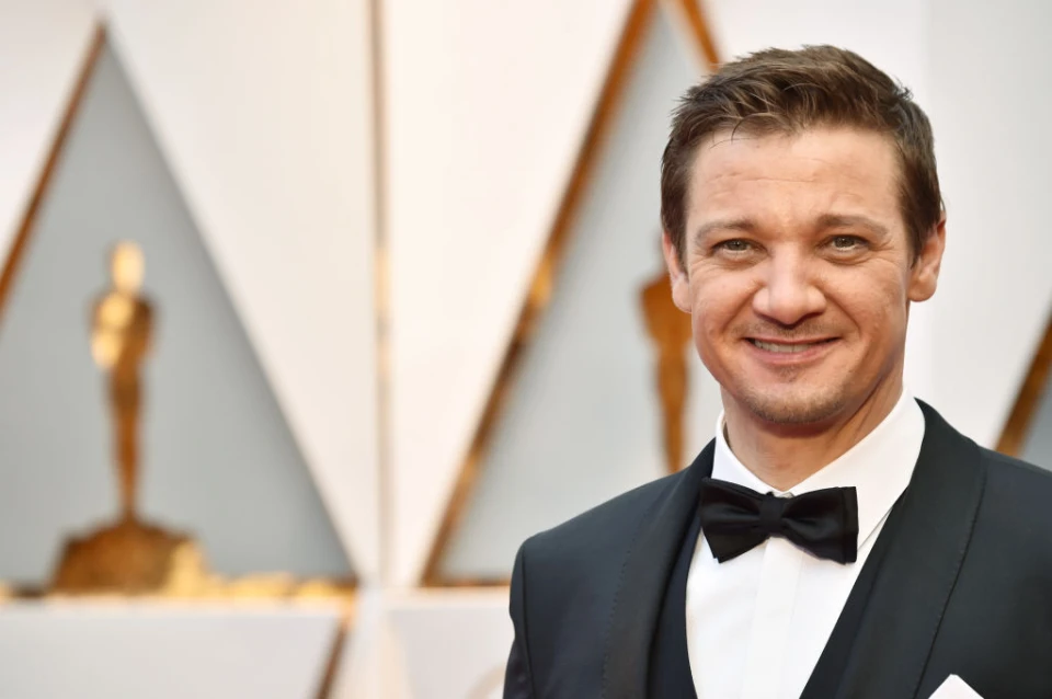 Джеремі Реннер