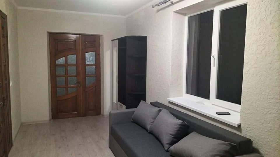 відремонтований будинок, в який влучила ракета