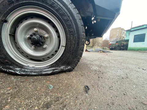Наслідки російської атаки на пожежну частину Херсона