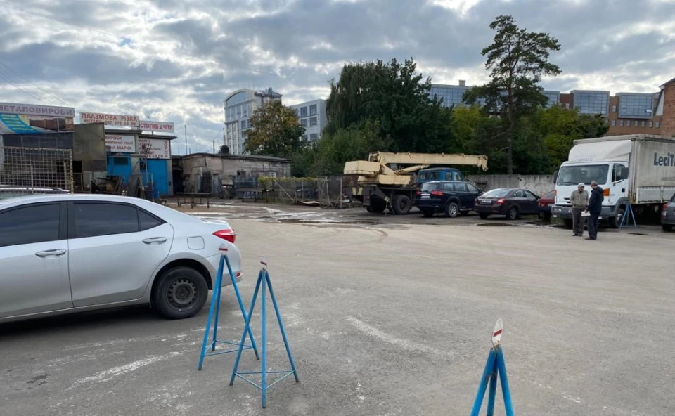 ділянка на Навроцького
