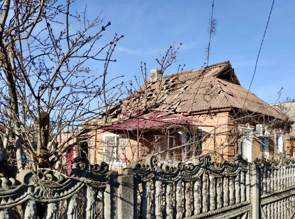 на фото наслідки обстрілу Марганця