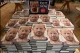 На фото: книги принца Гаррі "Запасний"