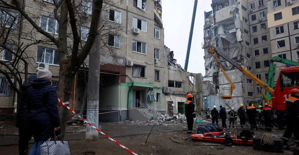 Ракетний удар по багатоповерхівці в Дніпрі