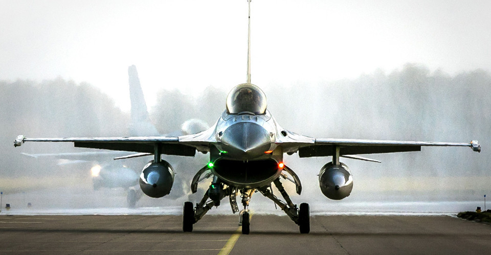 винищувач F-16