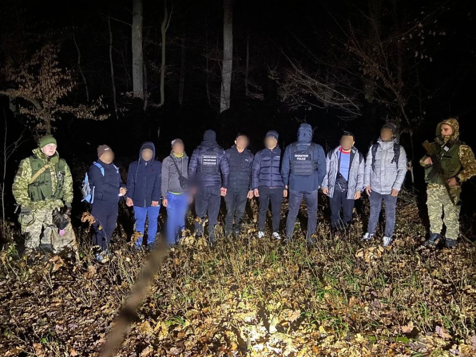 На Закарпатті затримали сімох нелегалів, які пробиралися лісом до Європи