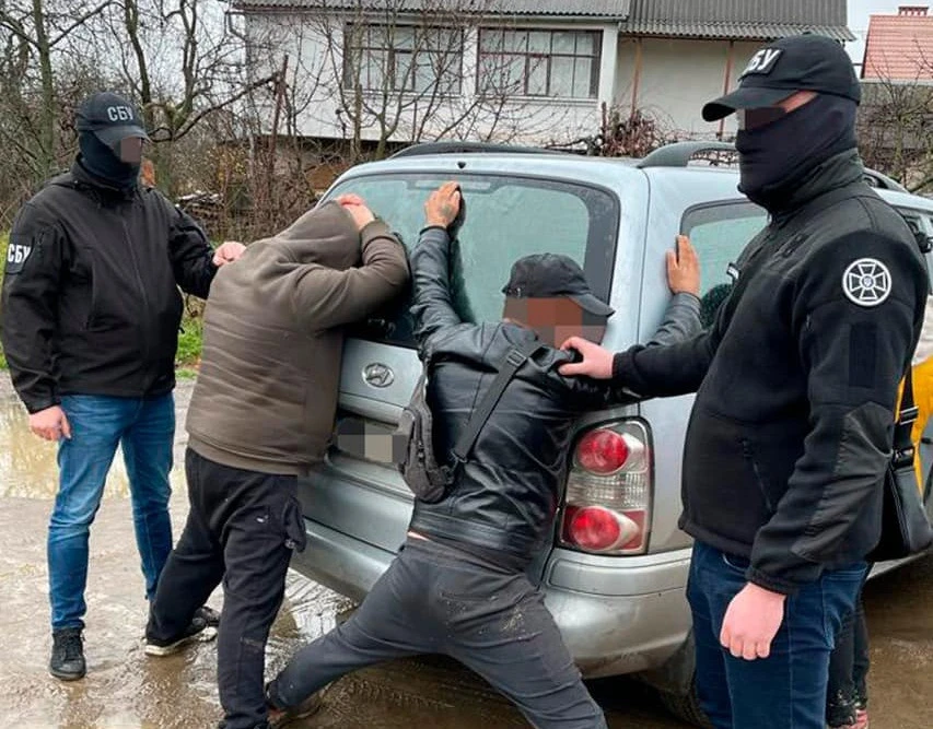 На Закарпатті викрили ще один канал переправки ухилянтів за кордон