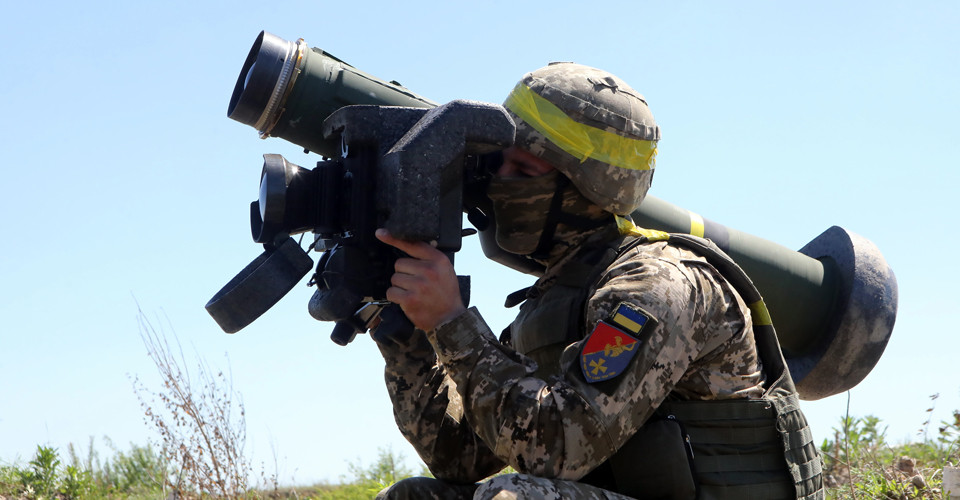 Deadly "spear" against Russian armor"Tank killer" Javelin ATGM in the