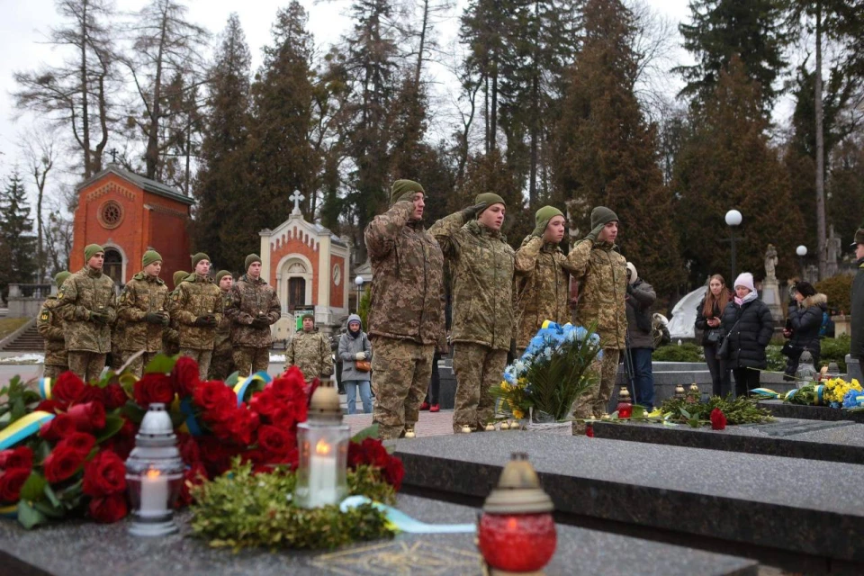 вшанування пам'яті учасників бою під станцією Крути