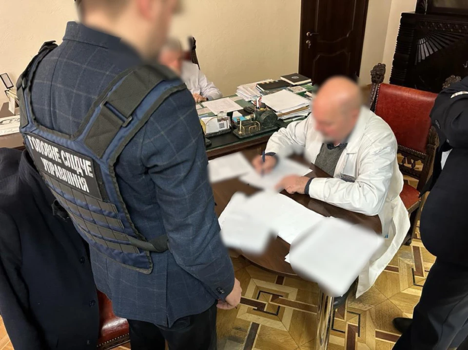 Завдали 7,4 млн грн збитків на закупівлі медобладнання
